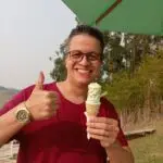 Luiz aprovando o sorvete nostálgico